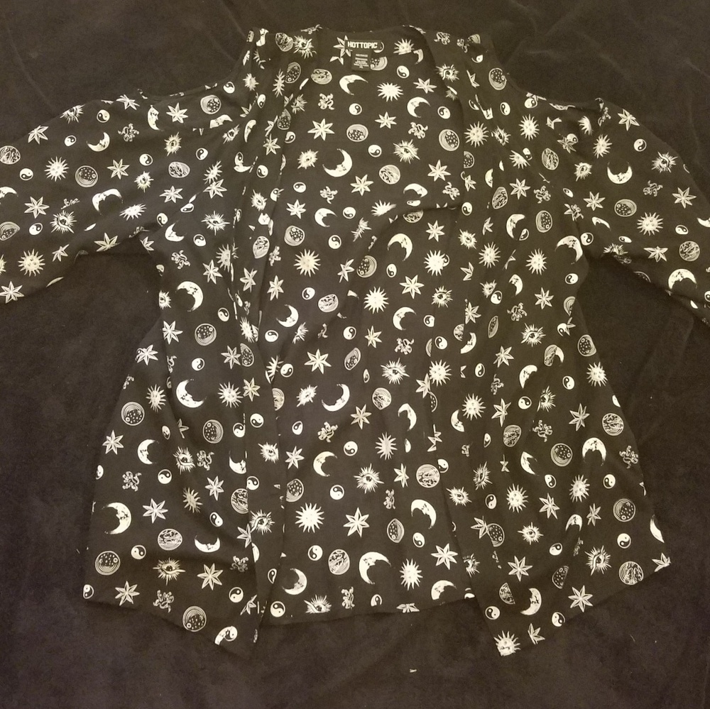 Hot Topic "mystical" kimono